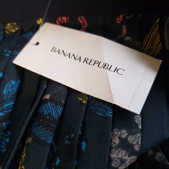 Banana Republic Blue Black knee length A-Line Pleated floral lace Skirt Size XS - Picture 15 of 16